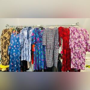 7 Vintage Floral Dresses Collection